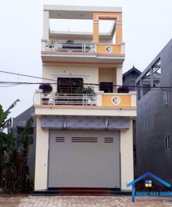 Mẫu cửa cuốn xuyên sáng nhà ống
