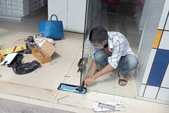 Dịch vụ sửa cửa kính an toàn tiết kiệm nhất tại tphcm Dịch vụ sửa cửa kính an toàn tiết kiệm nhất tại tphcm