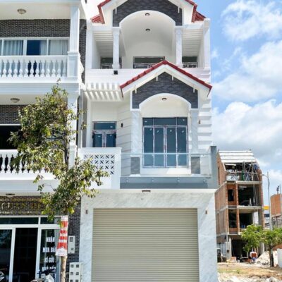 Dịch Vụ Lắp Đặt Cửa Cuốn Nhà Ống, Tiết Kiệm Không Gian, Thoáng Đãng