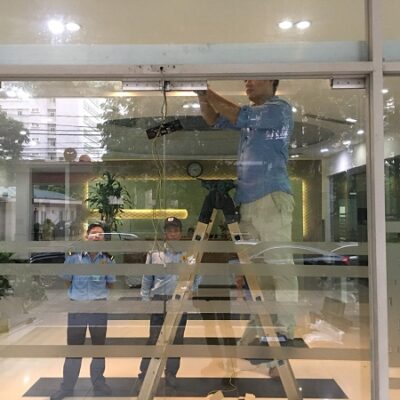 Dịch vụ sửa cửa kính chất lượng, giá rẻ, uy tín tại quận 4