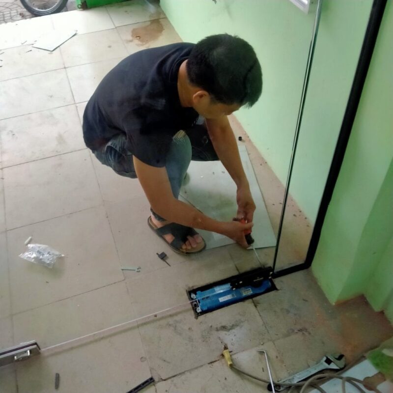 Dịch vụ sửa cửa kính chất lượng, giá rẻ, uy tín tại tp hcm