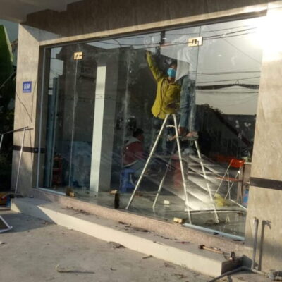 Dịch vụ sửa cửa kính chất lượng, giá rẻ, uy tín tại quận 2