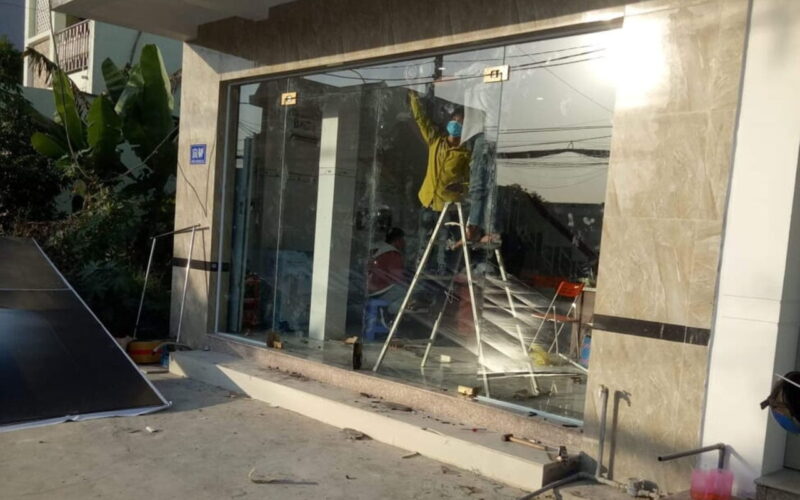 Dịch vụ sửa cửa kính chất lượng, giá rẻ, uy tín tại quận 2