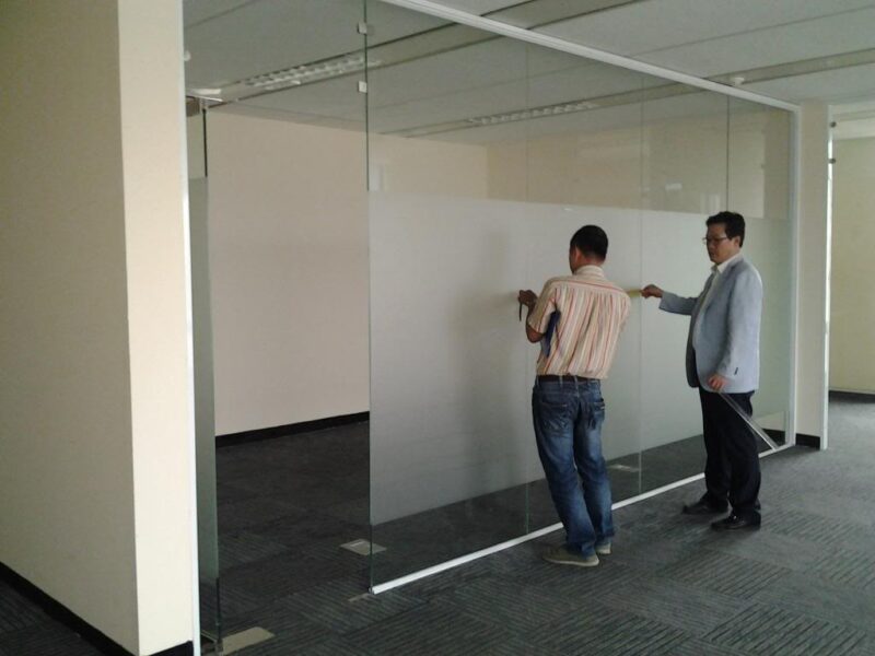 Dịch vụ sửa cửa kính chất lượng, giá rẻ, uy tín tại quận 3